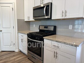 5190 Glade Park Dr in Lilburn, GA - Building Photo - Building Photo