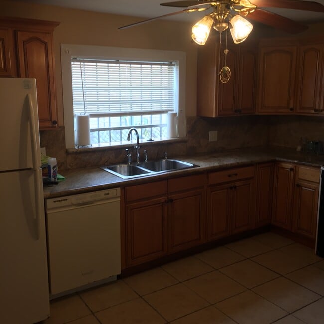 1201 N Prieur St in New Orleans, LA - Building Photo - Building Photo