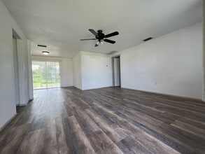 533 Crandall St NW in Port Charlotte, FL - Building Photo - Building Photo