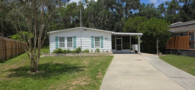 5502 Columbus Cir in Wildwood, FL - Building Photo - Building Photo