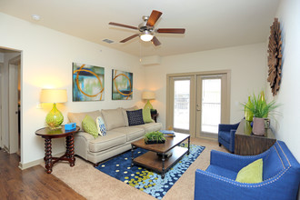 Anatole On MacArthur in Oklahoma City, OK - Building Photo - Interior Photo