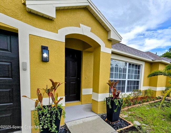 1662 Tigard St SE in Palm Bay, FL - Building Photo - Building Photo