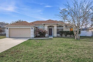 4 Red Oak Pl in Palm Coast, FL - Building Photo