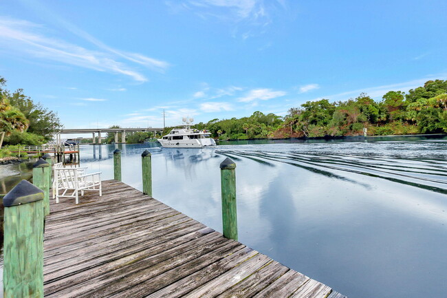 1055 SW Blue Water Way in Stuart, FL - Building Photo - Building Photo