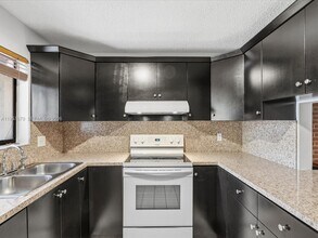 5020 SW 40th Ave in Fort Lauderdale, FL - Building Photo - Building Photo