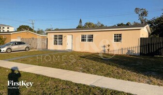 1231 NE 214th St in Miami, FL - Building Photo