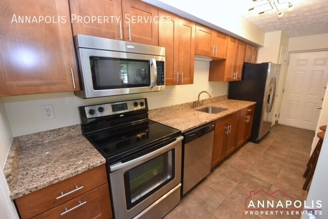 704 Southern Hills Dr in Arnold, MD - Building Photo - Building Photo