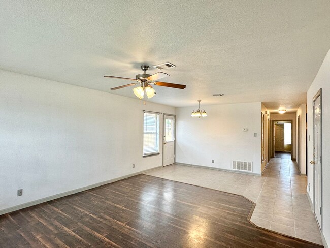 4304 Elms Run Cir in Killeen, TX - Building Photo - Building Photo