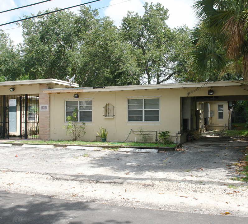 719 Coontie Ct in Fort Lauderdale, FL - Building Photo