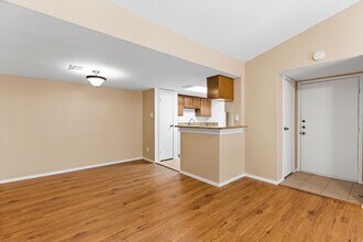 14777 Wunderlich Dr in Houston, TX - Foto de edificio - Building Photo