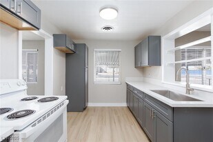 1300 E Nelson Ave in North Las Vegas, NV - Building Photo