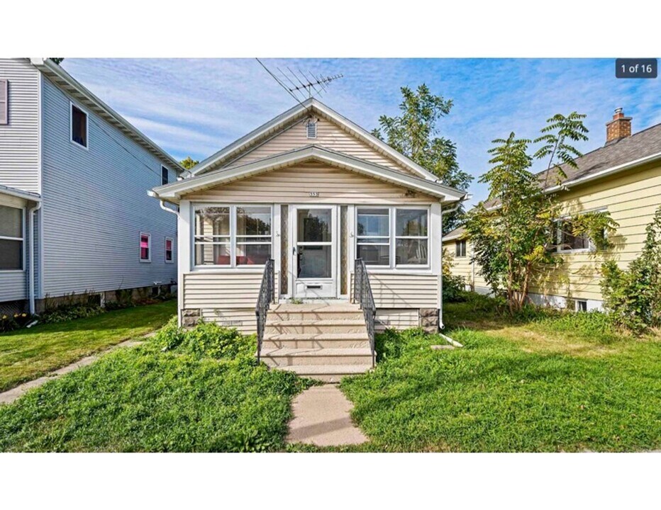 353 Bowen St in Oshkosh, WI - Building Photo