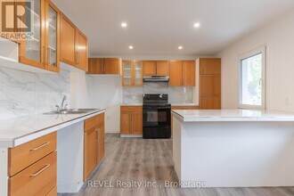4992 McRae St in Niagara Falls, ON - Building Photo - Building Photo