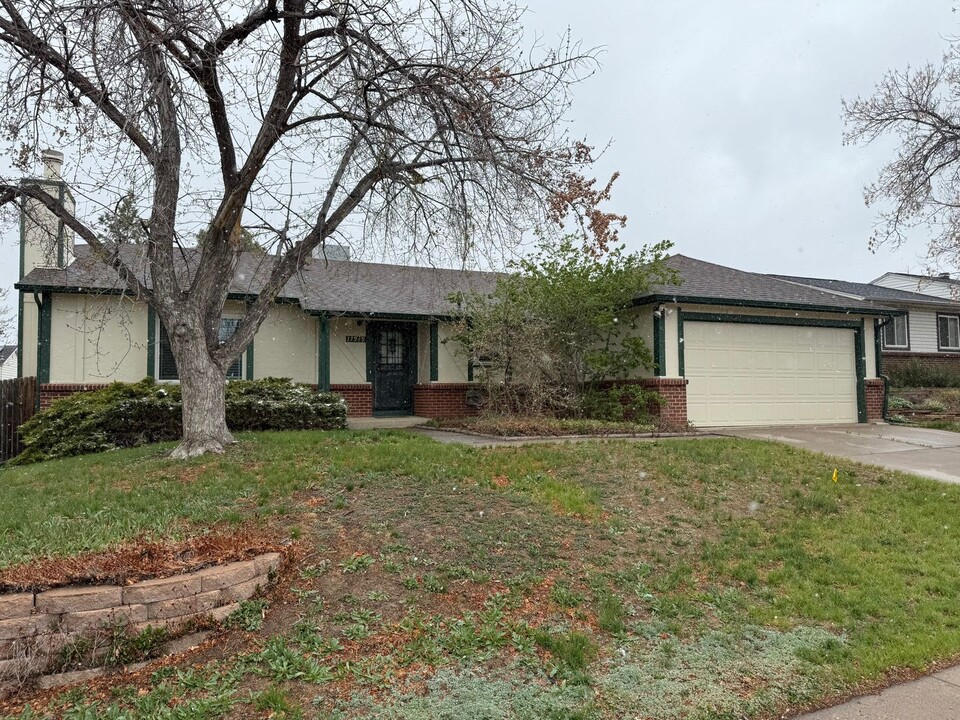 17949 E Oxford Pl in Aurora, CO - Building Photo