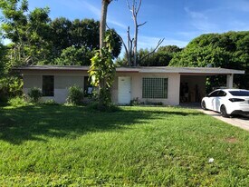 3307 Avenue I in Fort Pierce, FL - Building Photo