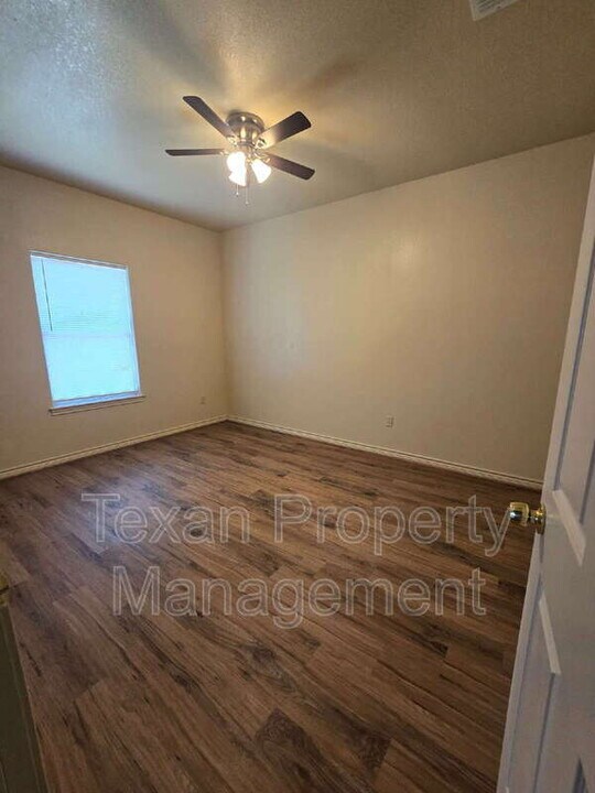 3711 Mandy Dr in Granbury, TX - Building Photo