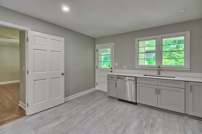 201 Waccamaw Ave in Columbia, SC - Building Photo - Building Photo