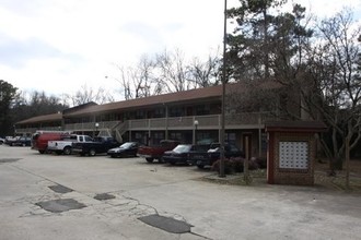 Woodland Park Apartments in Huntsville, AL - Foto de edificio - Building Photo