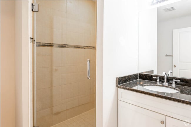 339 Union Blvd in Totowa, NJ - Foto de edificio - Building Photo