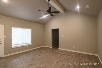 802 N Elkhart Ave in Lubbock, TX - Building Photo - Building Photo