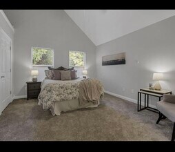 1107 Highland St in Columbus, OH - Building Photo - Building Photo