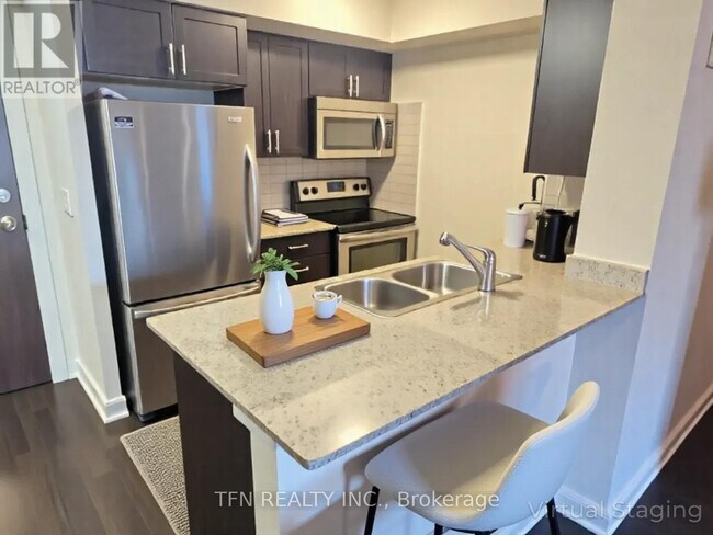 6 Eva Rd in Toronto, ON - Building Photo - Building Photo