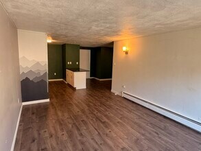 35 Andrew St, Unit 25 in Manchester, NH - Foto de edificio - Building Photo