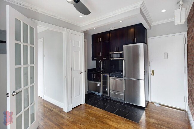 234 Mott St in New York, NY - Building Photo - Building Photo