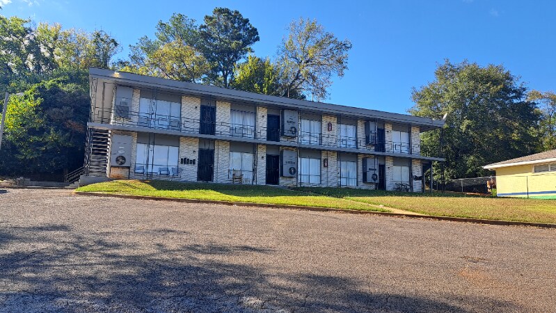 1120 Bessemer Rd in Birmingham, AL - Building Photo