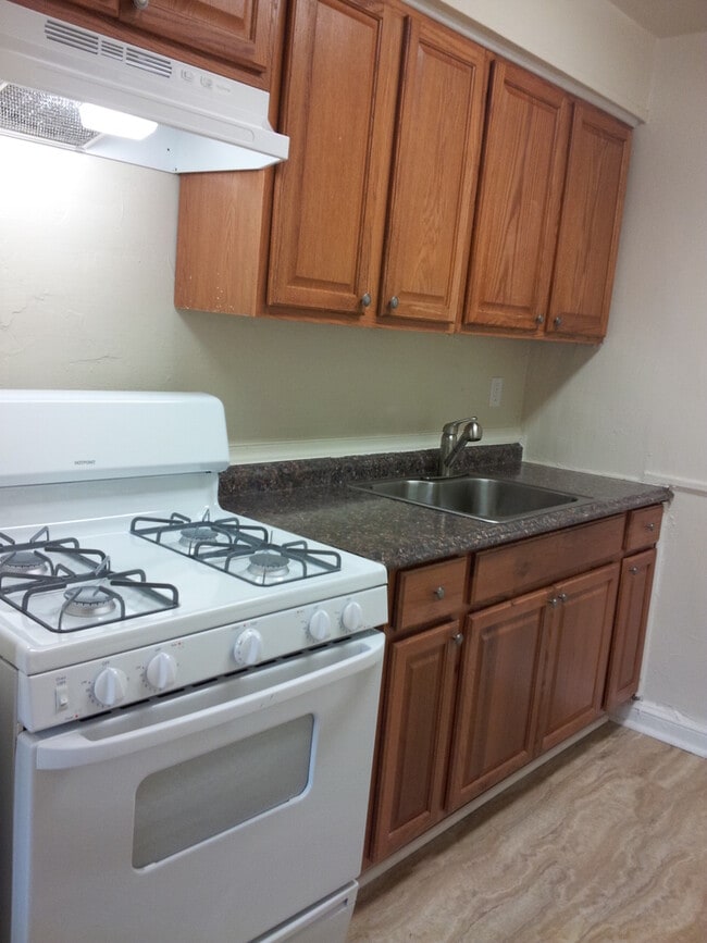 220 Allison St NW in Washington, DC - Building Photo - Building Photo