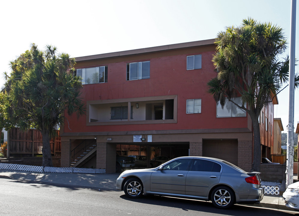 1530 Briggs St in Daly City, CA - Foto de edificio