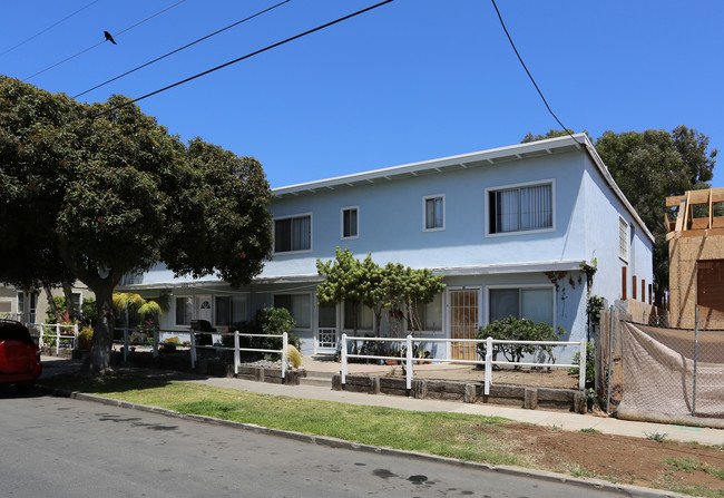 302 S Myers St in Oceanside, CA - Building Photo - Building Photo