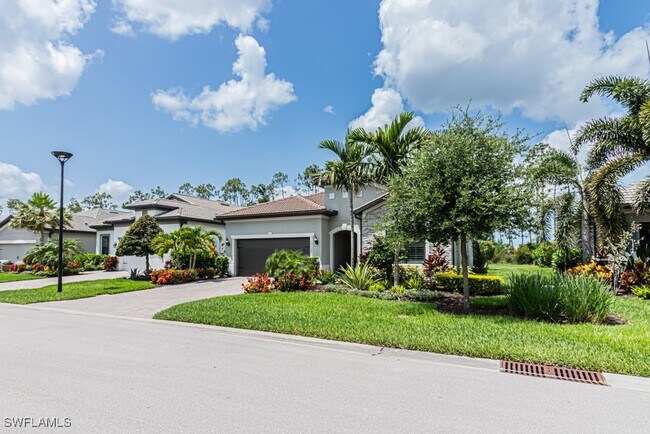 19100 Marquesa Dr in Miromar Lakes, FL - Foto de edificio - Building Photo