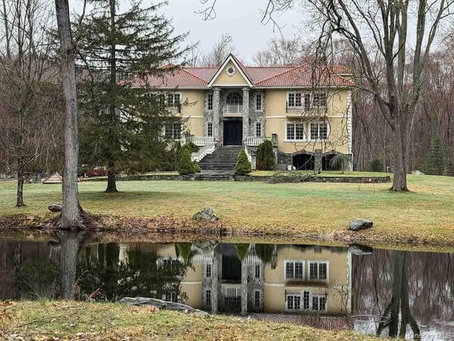 180 Stone Hill Rd in Bedford, NY - Building Photo - Building Photo