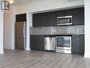 30 Shore Breeze Dr in Toronto, ON - Building Photo - Building Photo