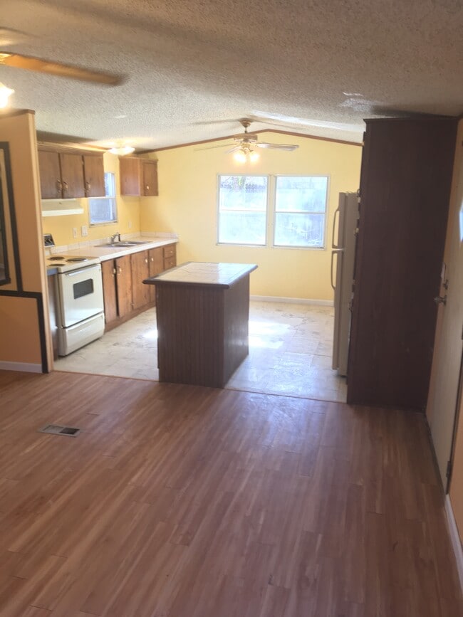 815 Clutts Rd in Harvest, AL - Building Photo - Building Photo