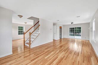 18 Kathryn Dr in Bridgeport, CT - Building Photo - Building Photo