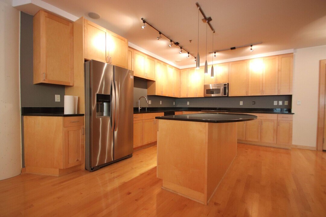 111 N 4th Ave in Minneapolis, MN - Building Photo