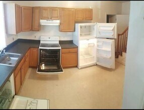 336 N 10th St, Unit 2 in Easton, PA - Building Photo - Building Photo