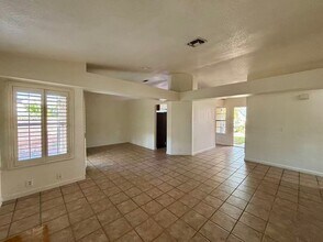 163 Cascade Dr in Henderson, NV - Building Photo - Building Photo