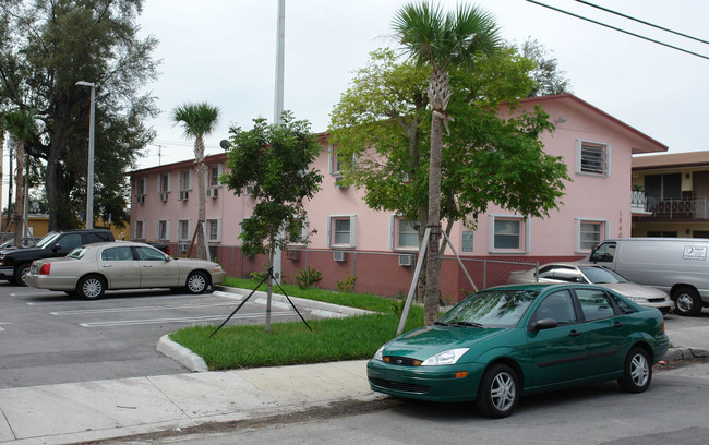 1960 NW Flagler Ter in Miami, FL - Building Photo - Building Photo