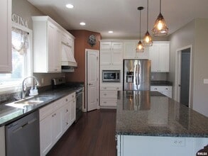 405 E Palace Row in Geneseo, IL - Building Photo - Building Photo