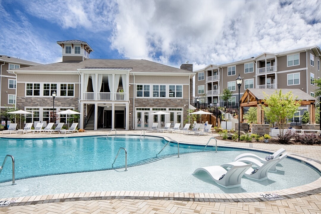 Capital Creek at Heritage in Wake Forest, NC - Foto de edificio