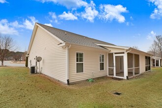 120 Oxford Dr in Goldsboro, NC - Foto de edificio - Building Photo