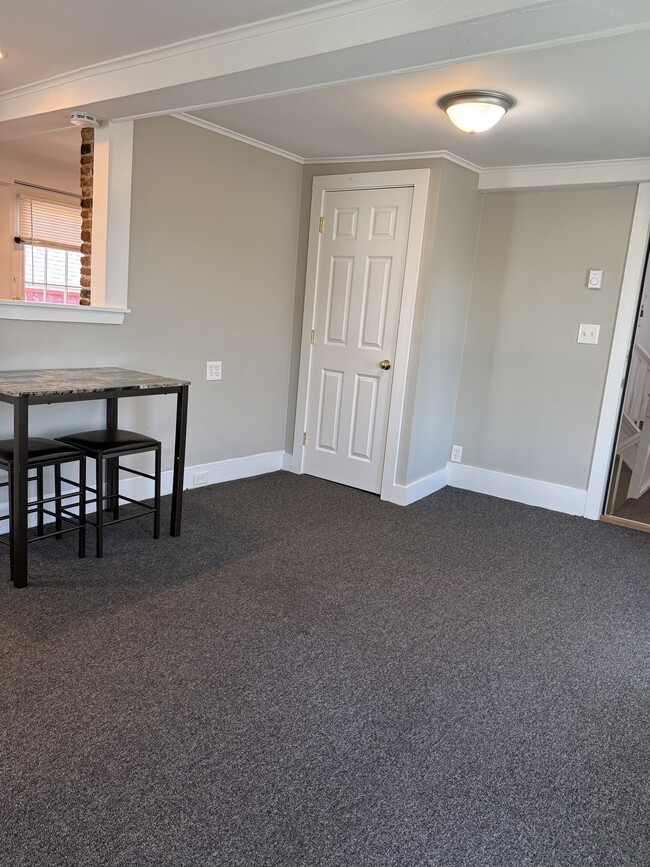 335 Cabot St, Unit 2 in Beverly, MA - Foto de edificio - Building Photo