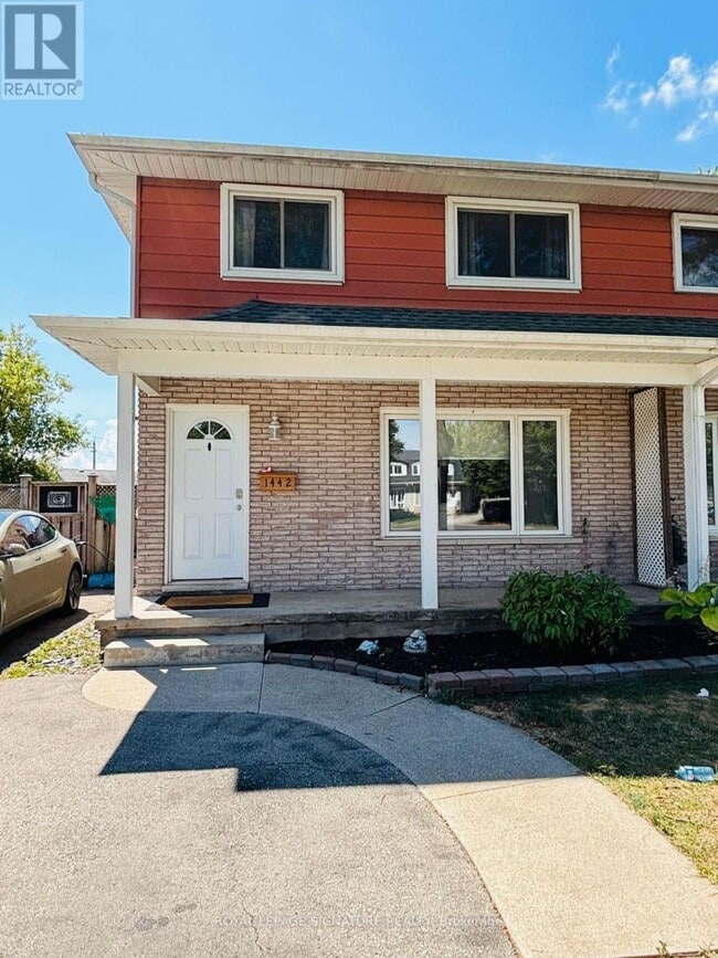 property at 1442 Pineview Ct