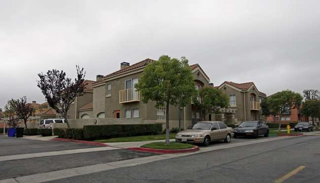 Villa Del Norte in Rancho Cucamonga, CA - Building Photo - Building Photo