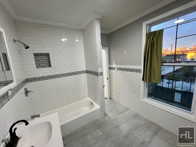 Top Floor 2BR 1BA Lofty Space w/ Laundry In Greenwood/South Slope in Brooklyn, NY - Building Photo - Building Photo