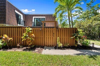 5616 SE Riverboat Dr in Stuart, FL - Building Photo - Building Photo