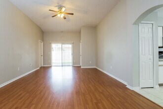 3146 Pine Top Dr in Valrico, FL - Building Photo - Building Photo